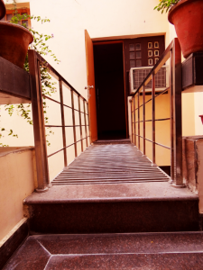 Courtyard House | Image © SAKAAR Design Studio